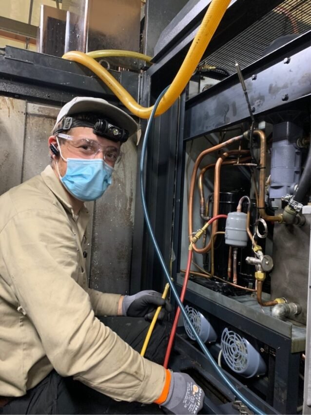 Industrial CNC repair Oil chiller compressor replacement Responsible job require delicate attitude and upper level professionals We are proud to provide the top level service!